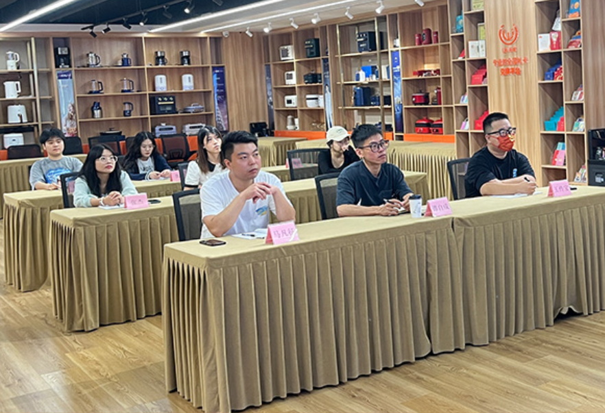 凝“新”聚力 把塑认知——新员工企业文化培训分享会
