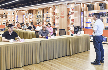 同心破局 誓燃盛夏——7月营销表彰大会